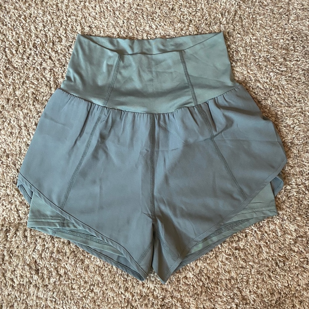 Halara shorts NWT